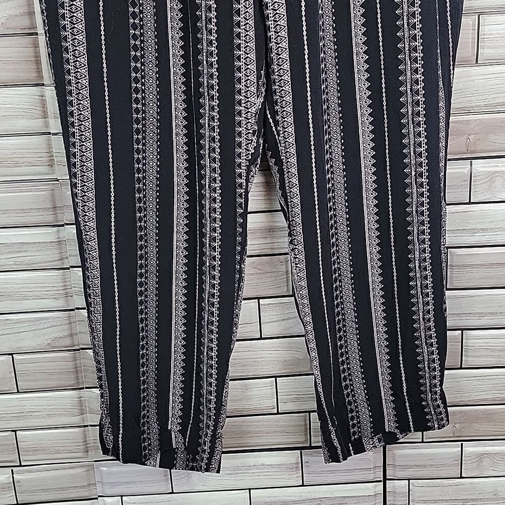 Jessica Simpson pull-on pants Size S - Picture 3 of 12